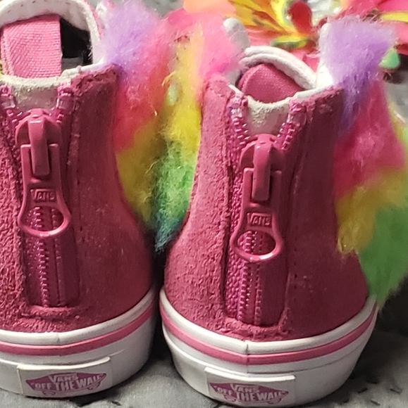 Vans - Picture 2 of 6